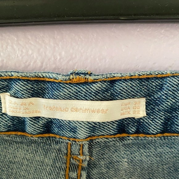 Distressed denim shorts - Picture 2 of 2